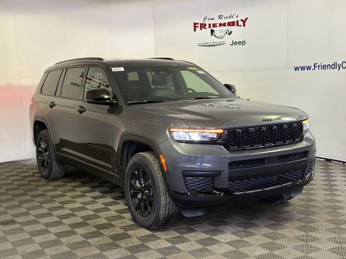 New 2025 Jeep Grand Cherokee L Altitude image 2