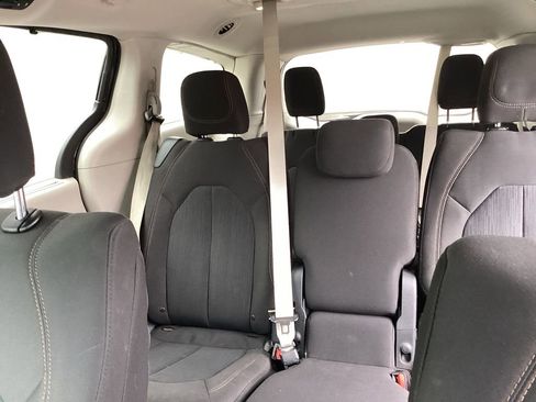 Used 2018 Chrysler Pacifica Touring Plus w/ Tire & Wheel Group image 12