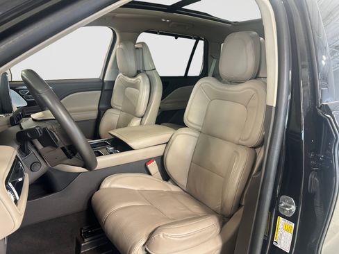 Used 2023 Lincoln Aviator Reserve w/ Equipment Group 201A AWD/4WD image 11