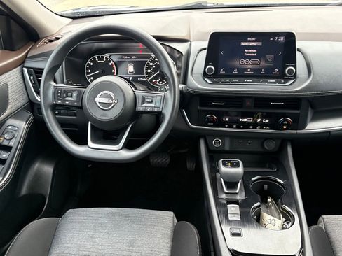 Certified 2023 Nissan Rogue SV FWD image 14