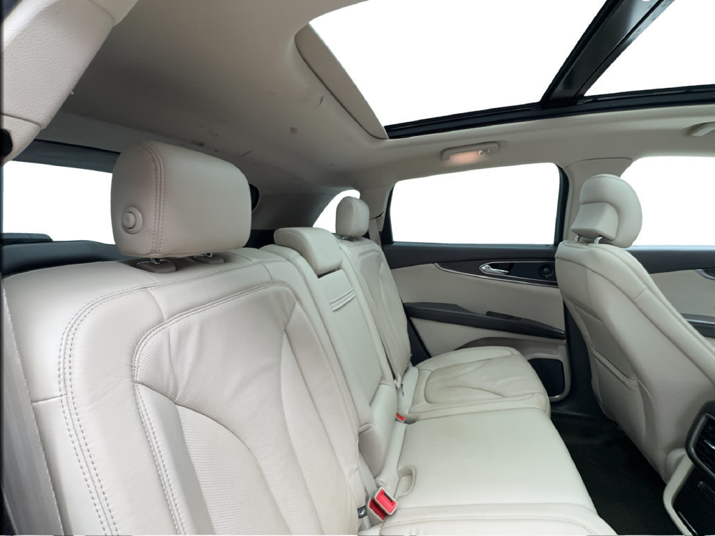 Used 2017 Lincoln MKX Reserve w/ Driver Assistance Package FWD image 30