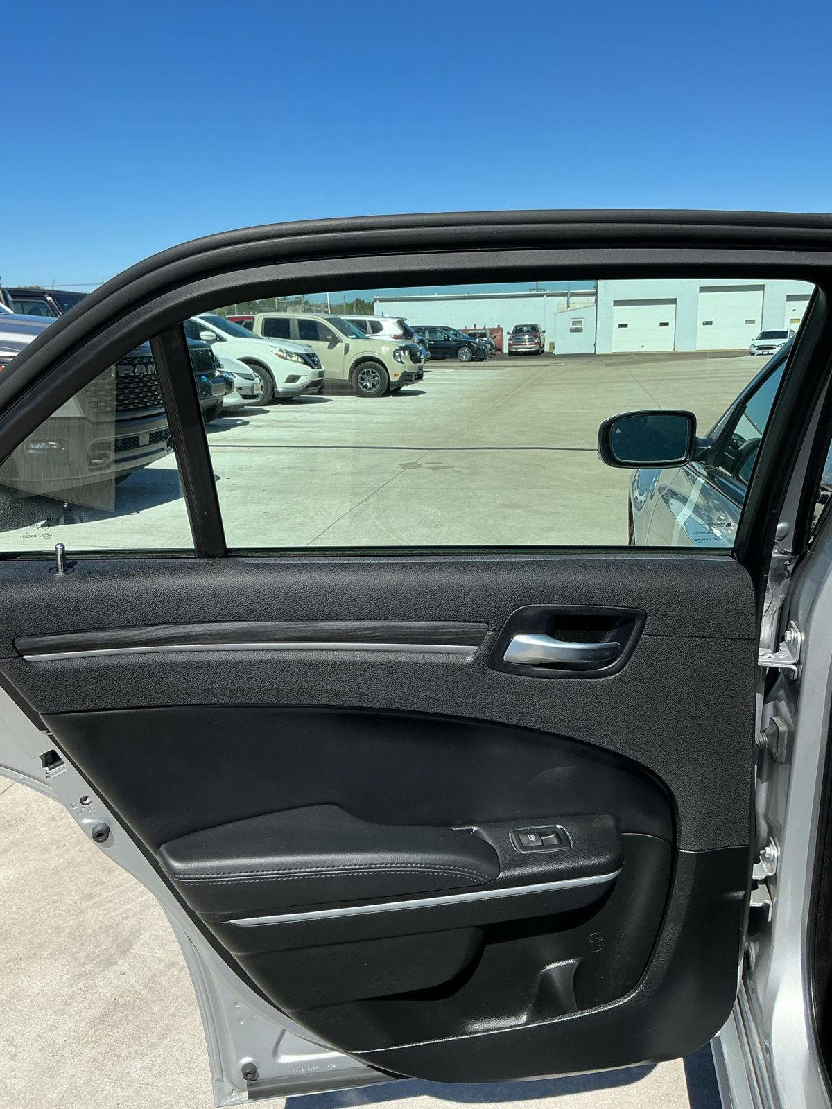 Used 2022 Chrysler 300 Touring L RWD image 21