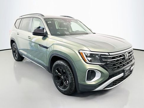 New 2026 Volkswagen Atlas Peak Edition AWD/4WD image 1