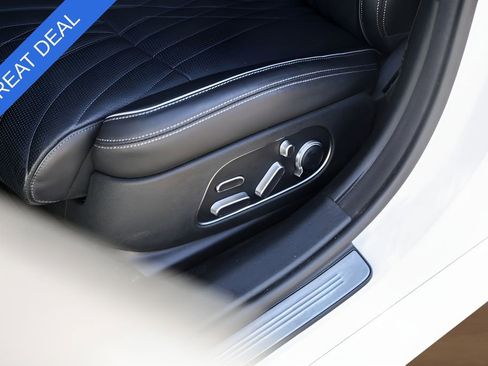 Used 2025 Genesis G90 3.5T AWD/4WD image 8