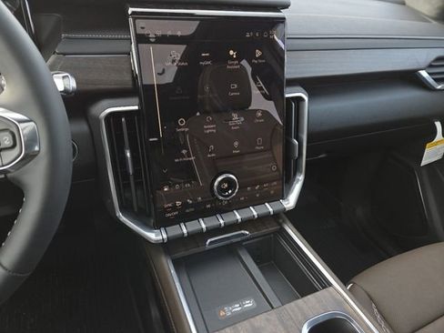 New 2026 GMC Acadia Denali Ultimate w/ LPO, Floor Liner Package image 41