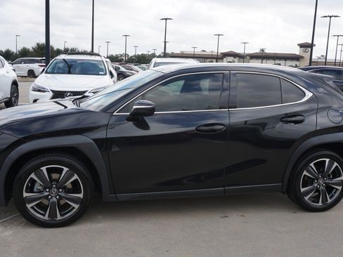 Certified 2020 Lexus UX 200 w/ Premium Package image 5