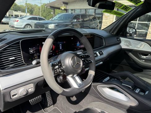 Used 2024 Mercedes-Benz GLS 63 AMG 4MATIC image 19