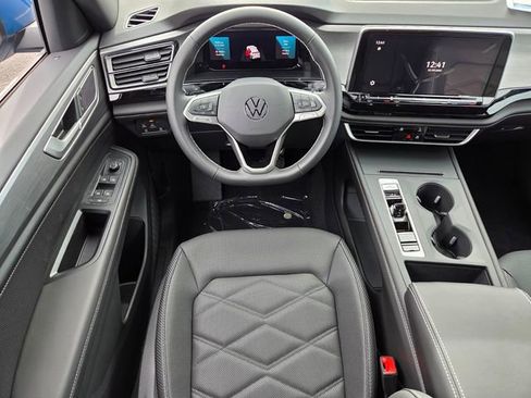New 2026 Volkswagen Atlas Cross Sport SE FWD image 8