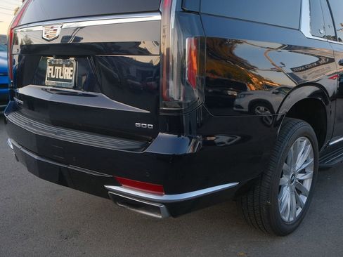 Used 2022 Cadillac Escalade ESV Luxury image 43