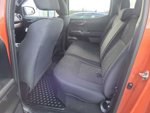 Used 2018 Toyota Tacoma SR5 image 10