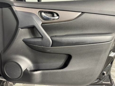 Used 2014 Nissan Rogue S AWD/4WD image 36