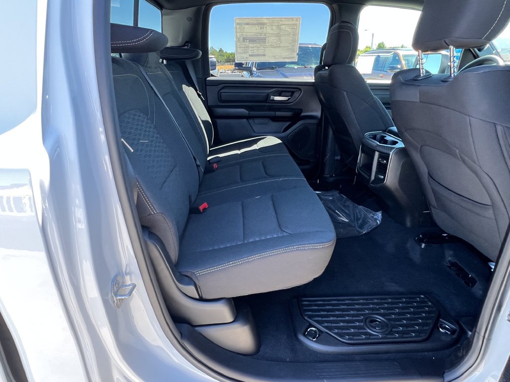 New 2026 RAM 1500 Express AWD/4WD image 15