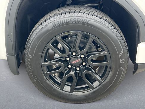 New 2026 GMC Sierra 1500 Elevation w/ LPO, Elevation Black Package AWD/4WD image 33