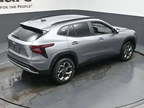 New 2026 Chevrolet Trax LT FWD image 18