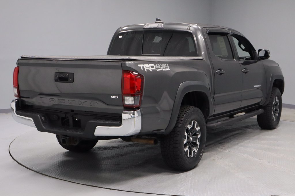 Used 2018 Toyota Tacoma TRD Off-Road AWD/4WD image 10