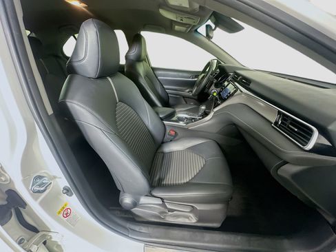 Used 2018 Toyota Camry SE FWD image 29