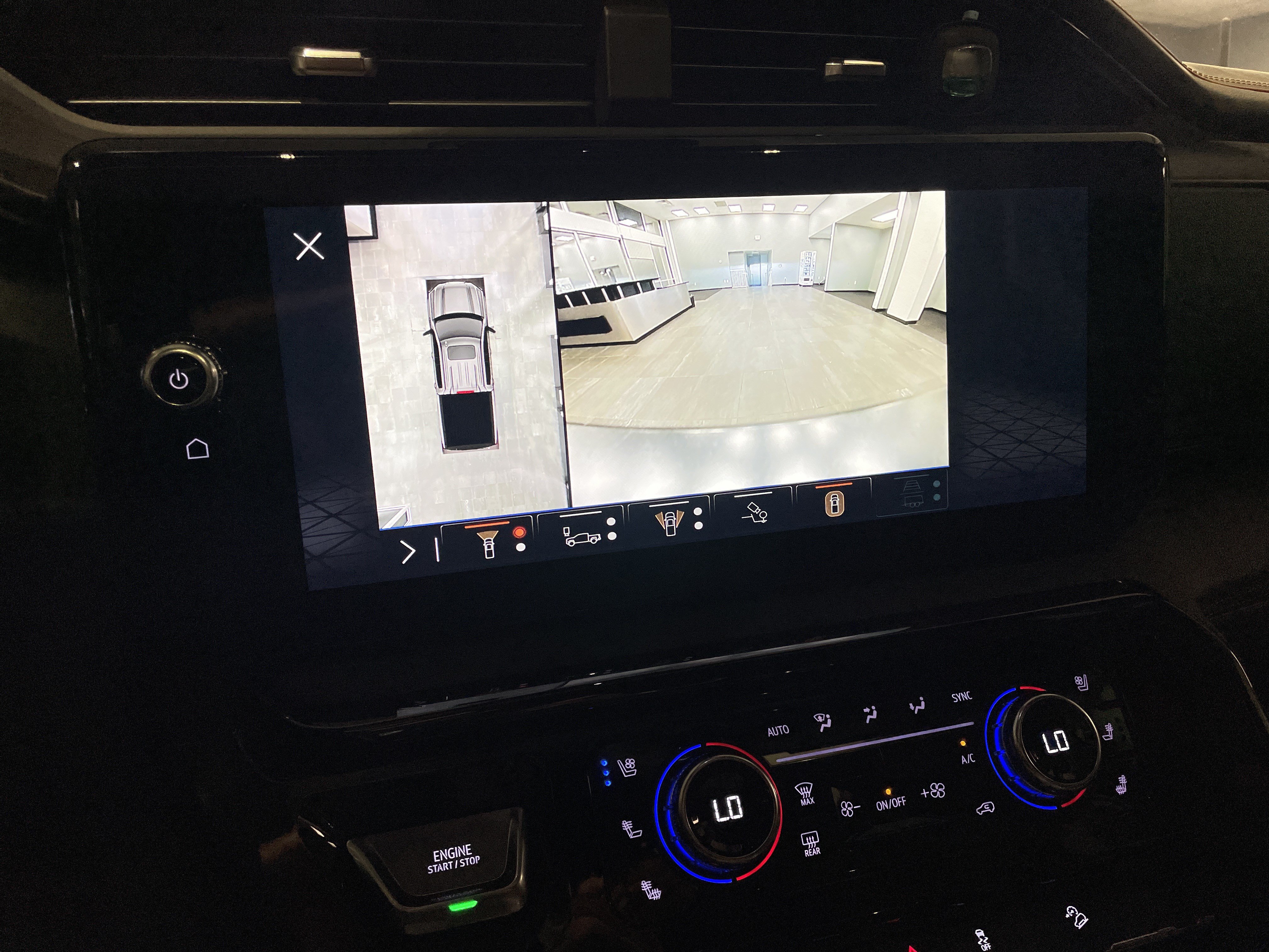 Used 2025 GMC Sierra 1500 AT4 w/ AT4 Premium Package AWD/4WD image 31