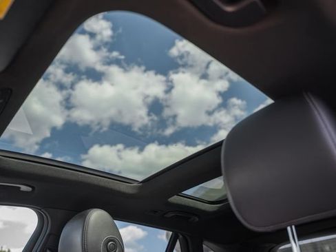 Used 2019 Mercedes-Benz GLC 300 4MATIC image 40