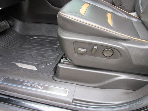 Used 2021 GMC Yukon XL AT4 w/ AT4 Premium Package image 18