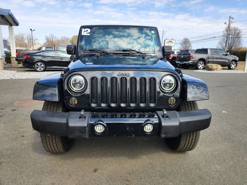 Used 2012 Jeep Wrangler Unlimited Sahara image 17