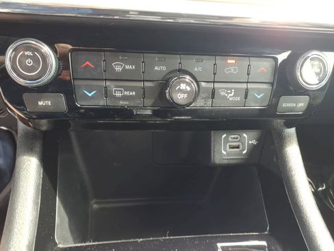 Used 2024 Jeep Compass Limited AWD/4WD image 19