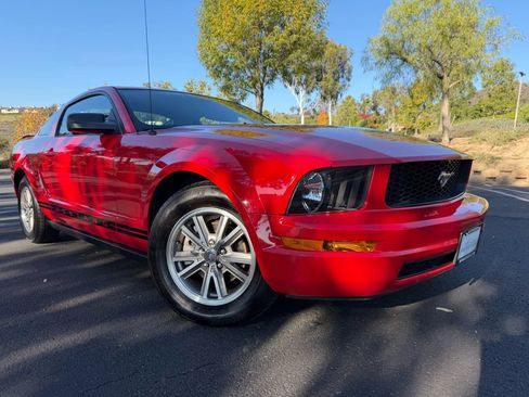 Used 2005 Ford Mustang Premium image 7