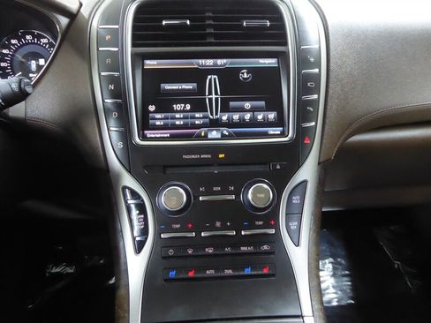 Used 2016 Lincoln MKX Reserve w/ Luxury Package AWD/4WD image 13