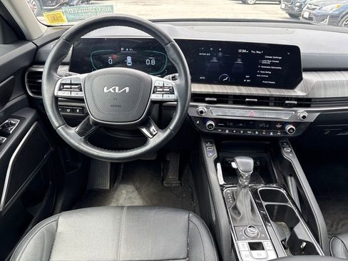 Used 2025 Kia Telluride EX w/ EX Captain's Chair Package AWD/4WD image 13