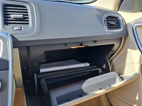 Used 2016 Volvo S60 T5 Premier image 17