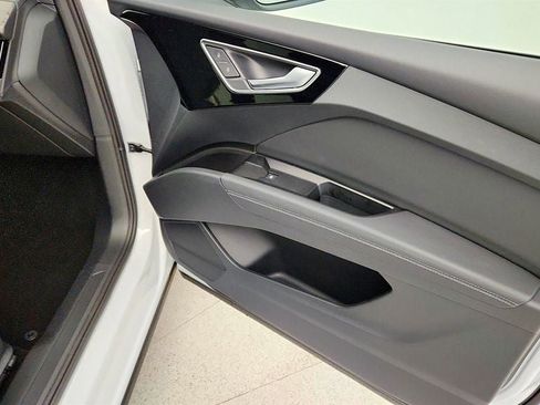 Used 2024 Audi Q4 e-tron Premium Plus w/ Premium Plus image 27