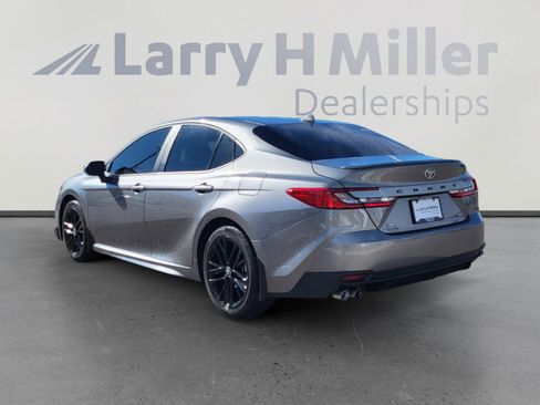 Used 2026 Toyota Camry SE w/ Multimedia Upgrade Package image 3