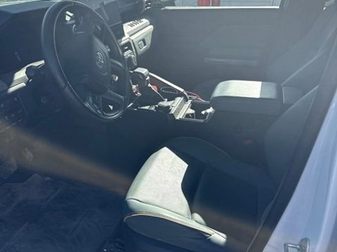 Used 2025 Toyota 4Runner Trailhunter AWD/4WD image 10