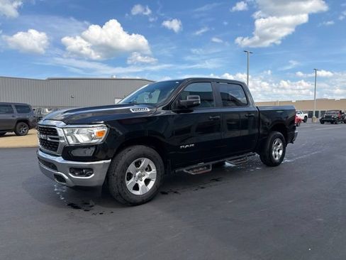 Used 2024 RAM 1500 Big Horn AWD/4WD image 3