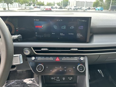 Used 2025 Hyundai Sonata SEL FWD image 24
