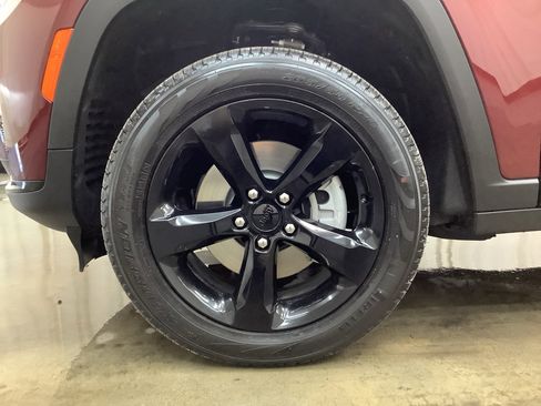 New 2025 Jeep Grand Cherokee L Limited image 30