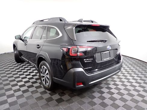 Used 2023 Subaru Outback Premium AWD/4WD image 12