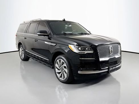 Used 2022 Lincoln Navigator L Reserve AWD/4WD image 1