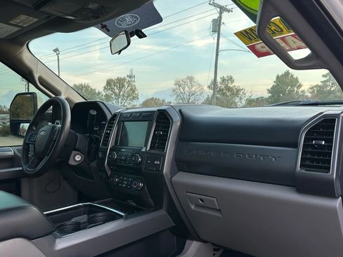Used 2018 Ford F250 XLT w/ XLT Premium Package image 18