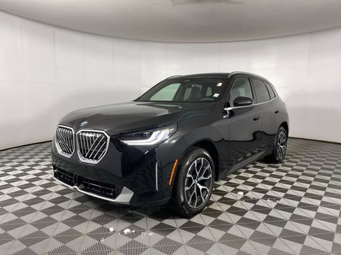 Used 2025 BMW X3 xDrive30i w/ Premium Package image 3