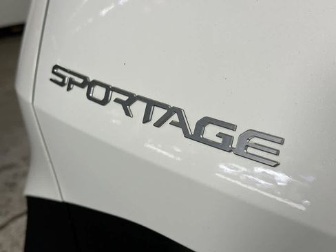 Used 2024 Kia Sportage EX FWD image 7
