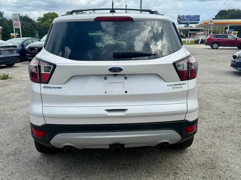 Used 2017 Ford Escape Titanium w/ Equipment Group 301A FWD image 4