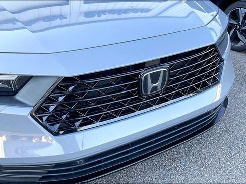 Used 2024 Honda Accord EX-L image 5