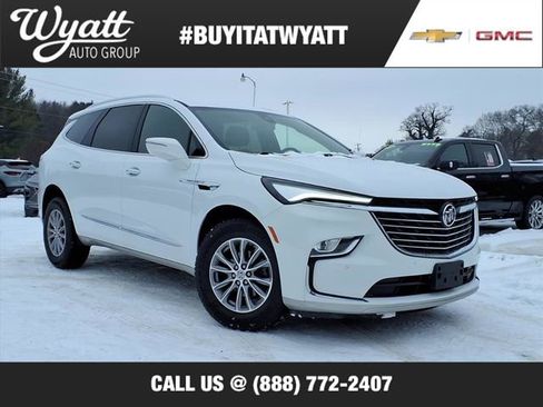 Used 2023 Buick Enclave Essence image 1