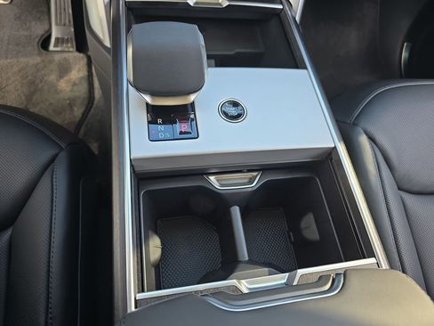 New 2026 Land Rover Range Rover SE image 26