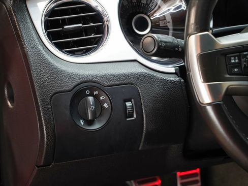 Used 2013 Ford Mustang GT Premium RWD image 28