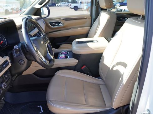 Used 2021 Chevrolet Suburban Premier w/ Premium Package image 6