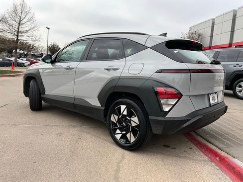 Used 2025 Hyundai Kona SEL image 8