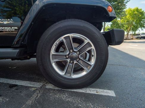 Used 2015 Jeep Wrangler Unlimited Sahara w/ Max Tow Package AWD/4WD image 11