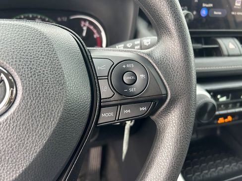 Used 2025 Toyota RAV4 LE image 18