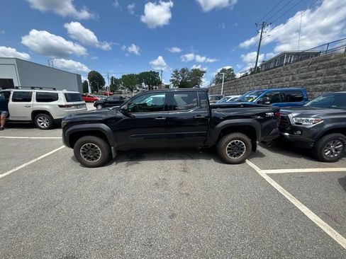 Used 2026 Toyota Tacoma TRD Off-Road AWD/4WD image 5